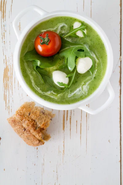 Ruccola de verão sopa pura — Fotografia de Stock