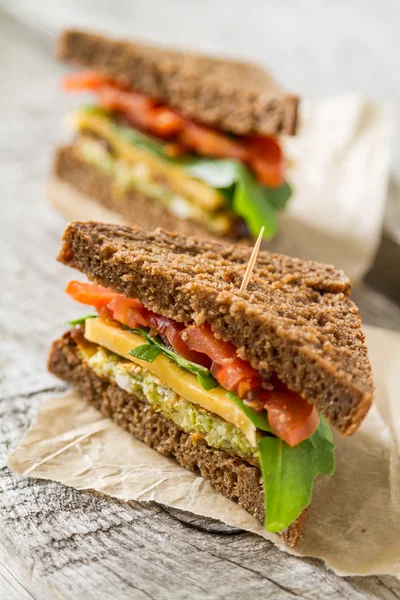 Sandwich vegetariano con hamburguesa de calabacín —  Fotos de Stock
