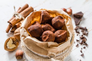Çikolata truffes şeker ve malzemeler