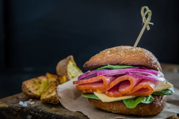 Sandwich de club con jamón y queso — Foto de Stock