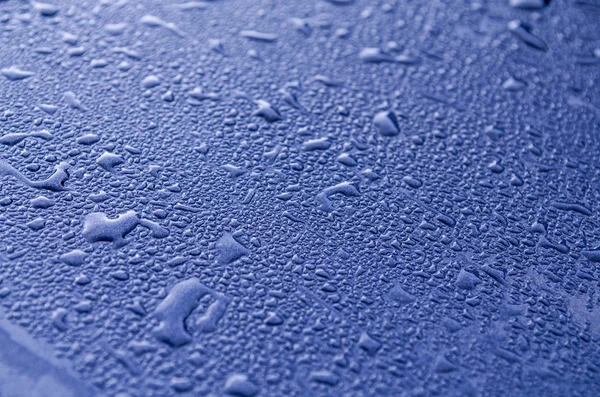 su damlaları ile-metalleri