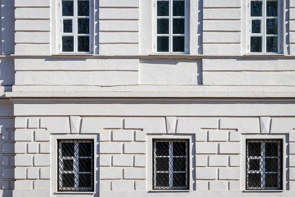 Fragment Facade Old Building Windows White Walls — Stock Photo, Image