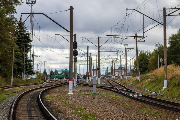 Chemin Fer Avec Rails Wagons Marchandises Cisserines Sur Eux — Photo