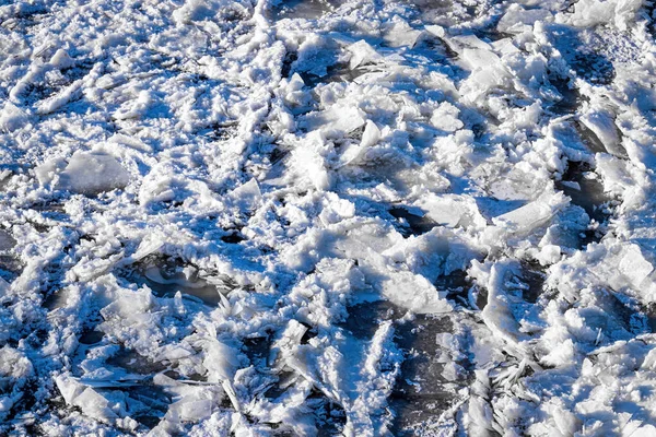 Derretendo Gelo Flutuando Rio Dia Primavera Ensolarado Textura Gelo Rachado — Fotografia de Stock