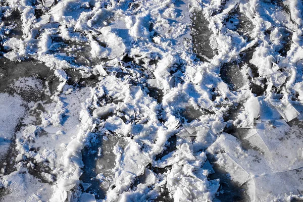 Λιώνει Πάγο Που Επιπλέει Στο Ποτάμι Μια Ηλιόλουστη Ανοιξιάτικη Μέρα — Φωτογραφία Αρχείου