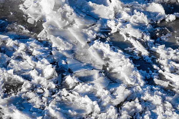 Derretimiento Hielo Flotando Río Soleado Día Primavera Textura Hielo Agrietado — Foto de Stock