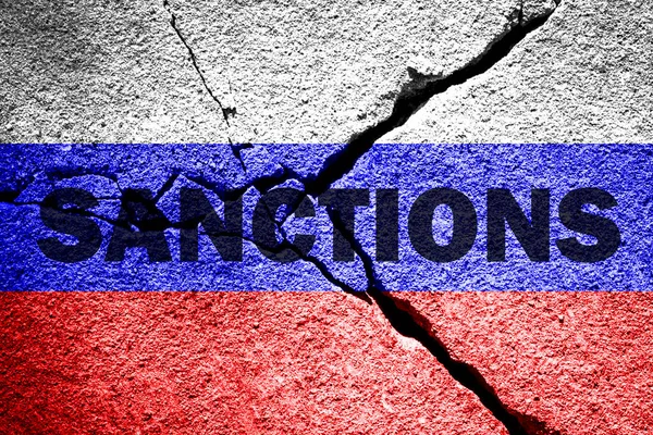 Прапор Російської Федерації Зламаній Бетонній Стіні Словами Sanctions Концепція Санкцій — стокове фото