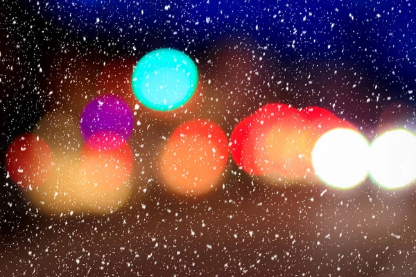 Padající Sníh Pozadí Rozmazaných Světel Světel Aut Nočního Města Zimní — Stock fotografie
