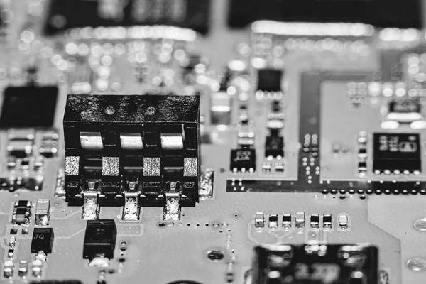 Microchips Geïntegreerd Het Bord Het Microcircuit Gefotografeerd Close — Stockfoto