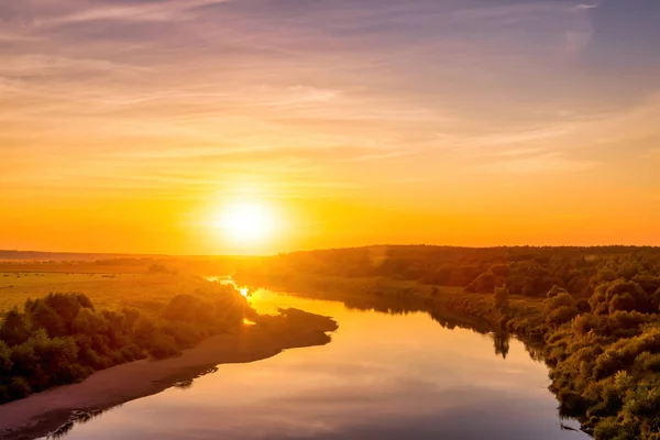 Захід Сонця Або Схід Сонця Над Озером Або Річкою Драматичним — стокове фото
