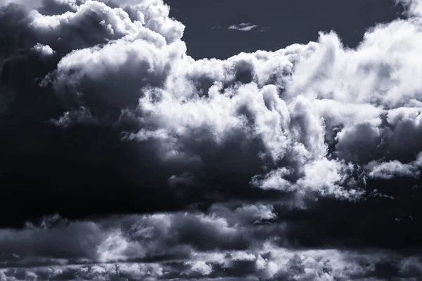 Темні Монохромні Важкі Штормові Хмари Перед Грозою Або Ураганом Драматичні — стокове фото