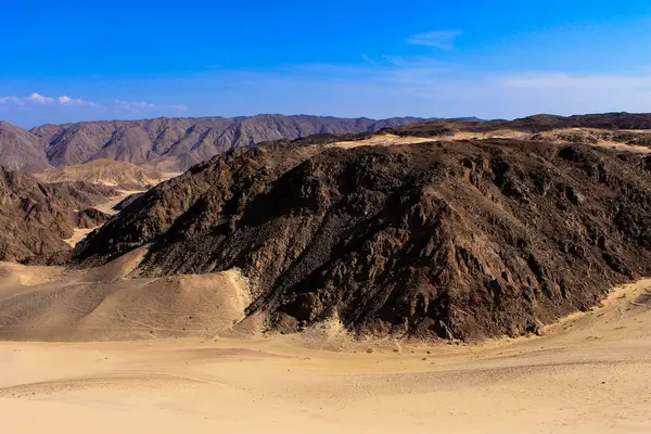 山在周围宰海卜的沙丘 — 图库照片