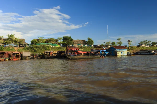 Village flottant au Cambodge — Photo