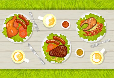 Barbekü stand bir tabloda çeşitli et yemekleri