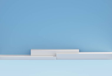 Açık mavi odada uzun podyum. Fütürist duruş konsepti olarak ışık arkaplanı olan yayalar. Boş ürün rafı fotokopi alanı ile arka planda duruyor. 3B görüntüleme