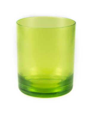 Yeşil plastik cam üzerinde beyaz izole