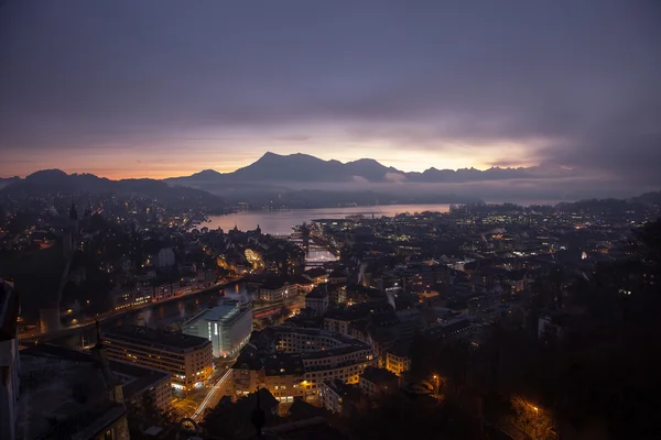 Luftaufnahme über Luzern bei Sonnenaufgang, Schweiz — Stockfoto