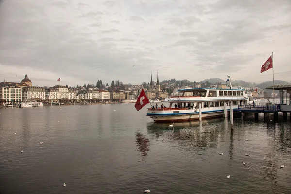 从市中心卢塞恩 （琉森），瑞士的城市风景 免版税图库图片
