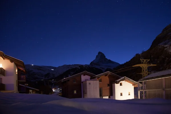 Nachtsicht auf das Matterhorn von Zermatt, Schweiz — Stockfoto