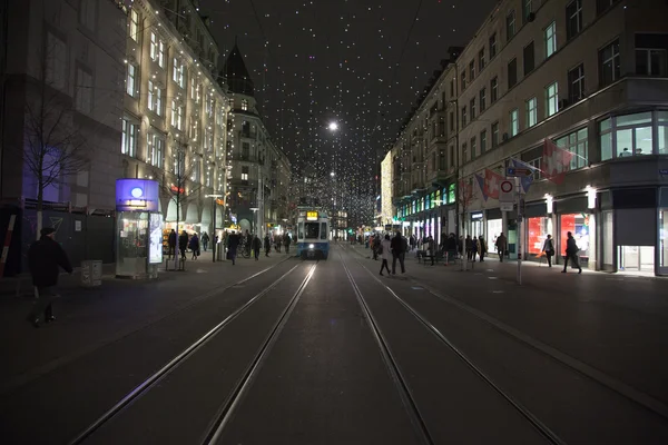 Increíbles escenas nocturnas de Zurich, Suiza — Foto de Stock