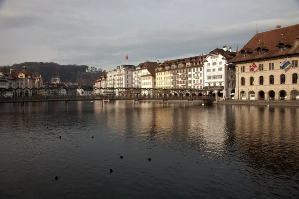 Pemandangan kota dari pusat kota Luzern (Lucerne), Swiss — Stok Foto