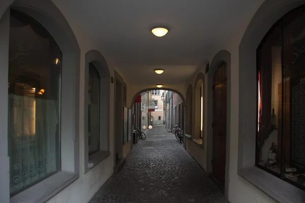 瑞士卢塞恩的狭窄小巷 免版税图库图片