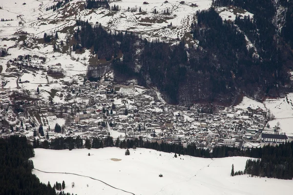 スイスのエンゲルベルクから素晴らしい山の景色 — ストック写真