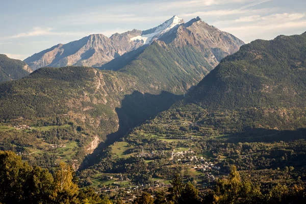 Vista do Vale de Aosta de Saint-Nicolas, Itália — Fotografia de Stock