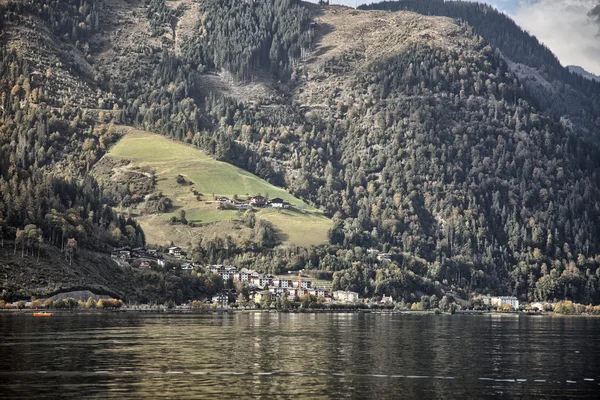 Schöner blick auf zell am see mit zeller see, salzburger land, österreich — Stockfoto