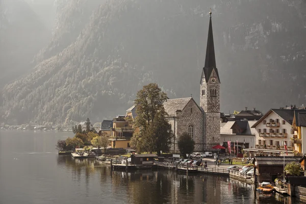 Hallstatt, kent merkezine ve göl, Salzkammergut bölge, Avusturya