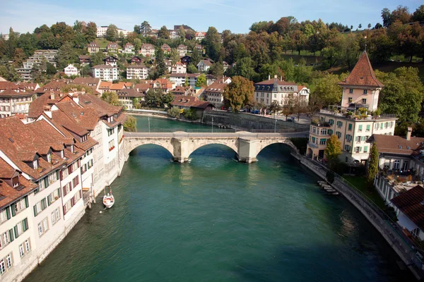 Old buildings, river and bridges in Bern, the capital city of Switzerland — Stok fotoğraf