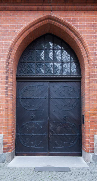Puerta de entrada a la iglesia en Lubeck, Alemania — Foto de Stock