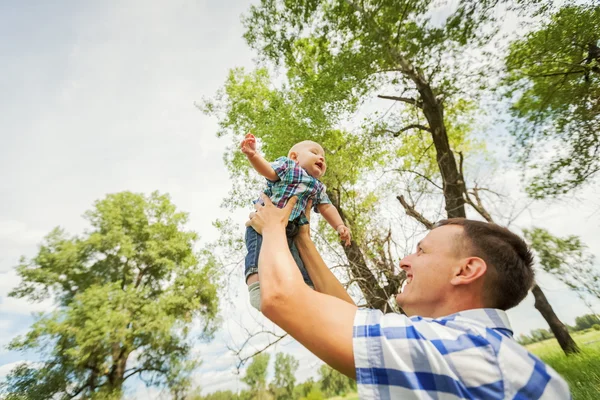 Baba oğlu, hands of the holding