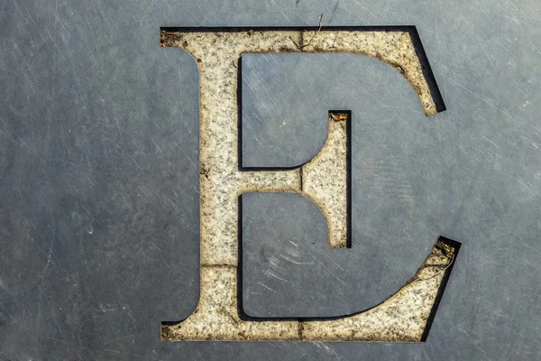 Mektup E kesilmiş sac