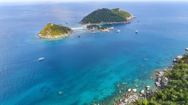 Koh Nang Yuan 'ın hava görüntüsü. Suriye Tayland' daki güzel küçük ada.