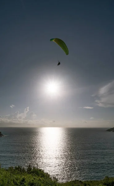 Parapente Esportes Radicais Dia Verão Phuket Tailândia — Fotografia de Stock