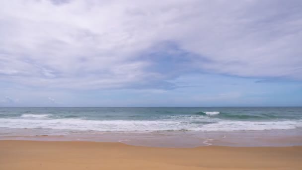 Time Lapse Beautiful Blue Sky White Clouds Flowing Sea Summer — Stockvideo