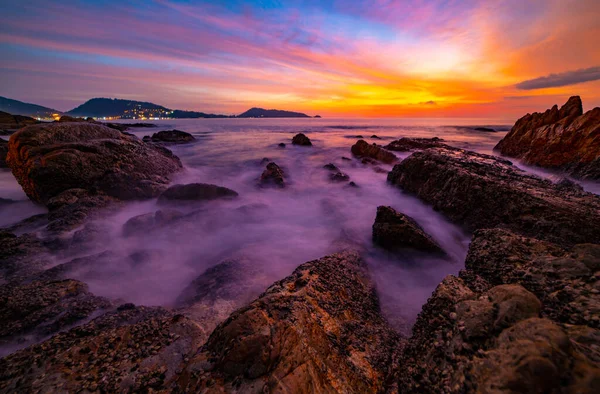 Long Exposure Image Dramatic Sky Seascape Rocks Foreground Sunset Sunrise — Stock Photo, Image