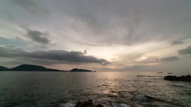 Verbazingwekkend Dramatisch Licht Zonsondergang Hemel Boven Tropische Zee Mooi Licht — Stockvideo