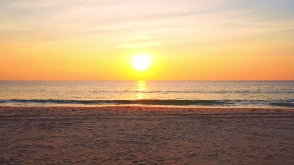 Piękne Światło Zachód Słońca Lub Wschód Słońca Nad Morzem Dekoracje — Wideo stockowe