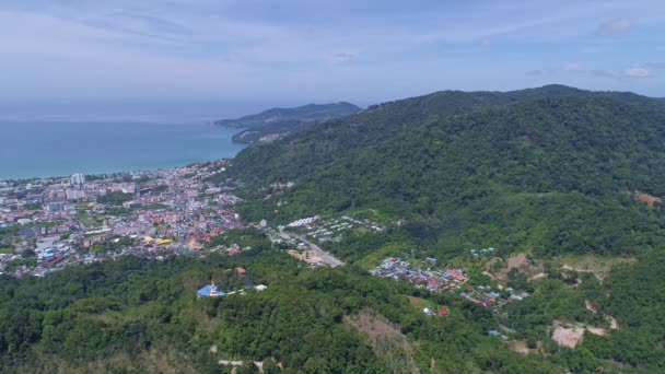 Vue Aérienne Drone Images Ville Patong Avec Une Haute Montagne — Video