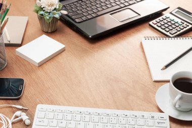 Çalışma masası ahşap çalışma masası ve iş nesneleri İş finans metin ve iş bankacılık arka planı için yer kopyalama.