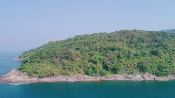 Vista Aérea Arriba Hacia Abajo Del Mar Tropical Con Olas — Vídeos de Stock