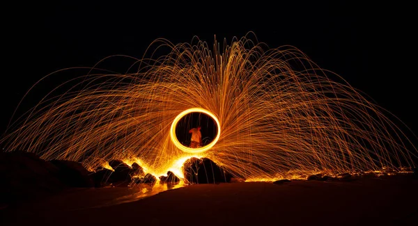 Swing Fire Swirl Steel Wool Light Photography Reflex Water Long — Fotografia de Stock