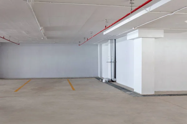 Prázdné Nové Parkovací Garáže Podzemní Interiér Bytu Nebo Obchodní Budovy — Stock fotografie