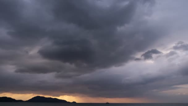 Filmagem Rolo Timelapse Céu Nuvem Negra Nuvens Tempestade Cinza Escuro — Vídeo de Stock