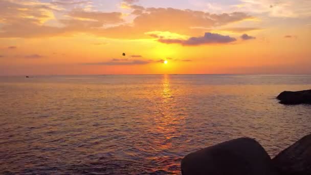 Coucher Soleil Dramatique Sur Mer Lever Soleil Ciel Sur Surface — Video