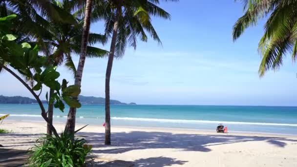 Playa Vacía Mar Tropical Pintoresco Frente Playa Patong Tailandia Phuket — Vídeos de Stock