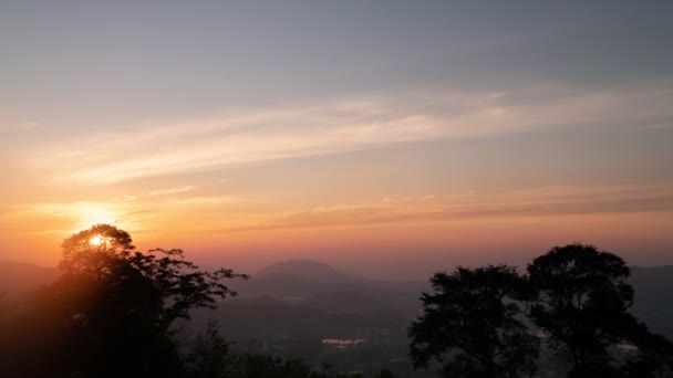 Filmagem Cinematográfica Rolo Timelapse Nevoeiro Pôr Sol Movimentos Nuvens Céu — Vídeo de Stock