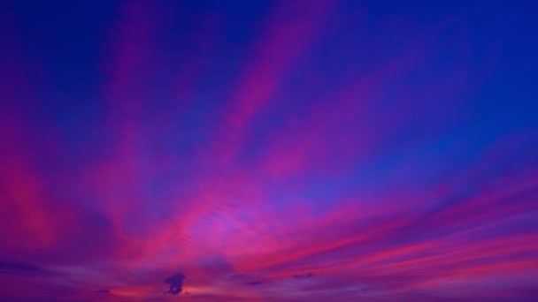 Zeitraffer Bunte Wolken Bei Sonnenaufgang Oder Sonnenuntergang Schönes Licht Der — Stockvideo